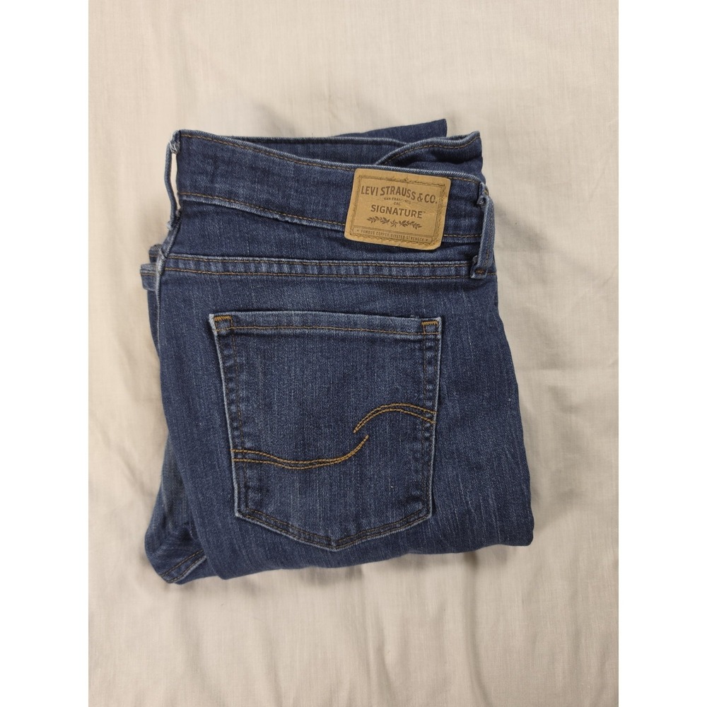 Levi Strauss Signature Mid Rise Bootcut Jeans Womens 14 Blue Med Wash 32x32